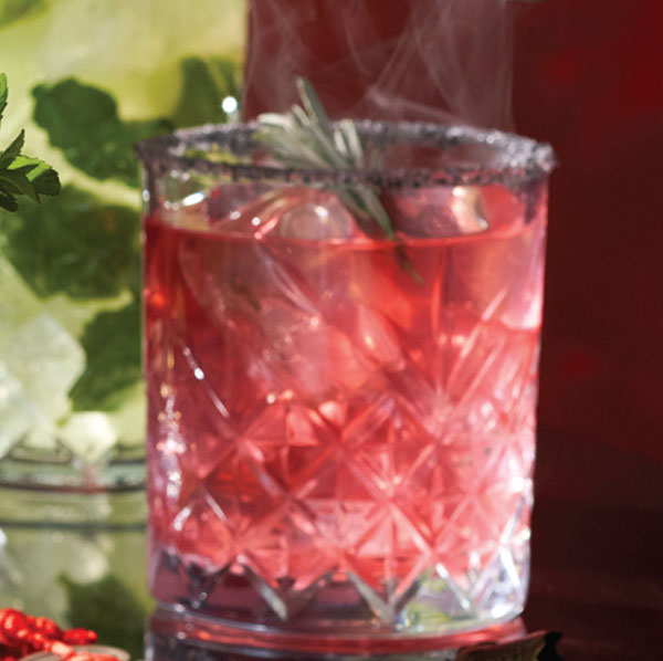 Bebida con tequila perfumado con romero | P. F. Chang's